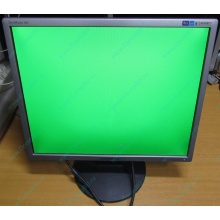 Монитор 19" Samsung SyncMaster 943N на экране малозаметные царапинки (Бердск)